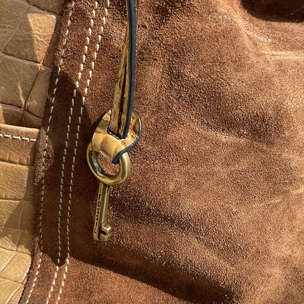 Fossil Elegant Brown Suede Shoulder Bag - Picture 2 of 9